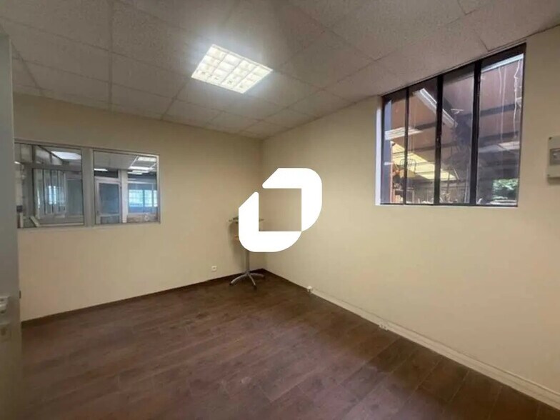 Bureau dans Éragny à louer - Photo de l’immeuble – Image 1 sur 14