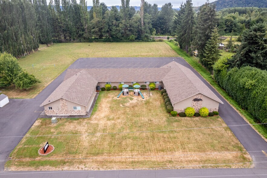 1435 33rd Ave, Longview, WA à vendre - Photo de l’immeuble – Image 1 sur 40