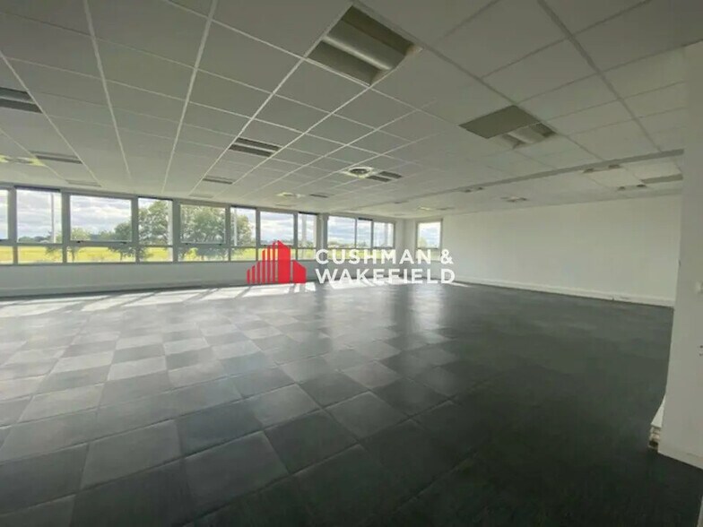 Bureau dans Saint-Lys à vendre - Photo de l’immeuble – Image 3 sur 13