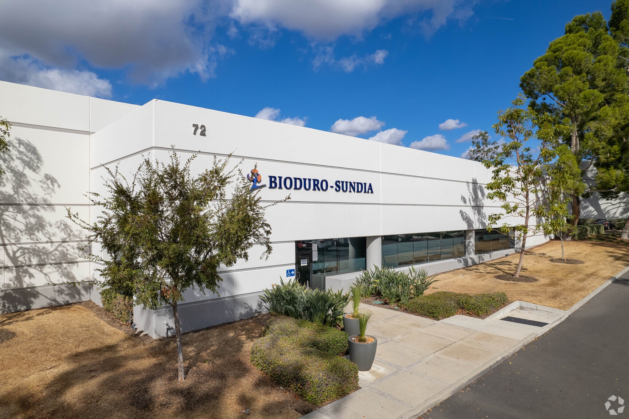 72 Fairbanks, Irvine, CA à louer Photo principale– Image 1 sur 18