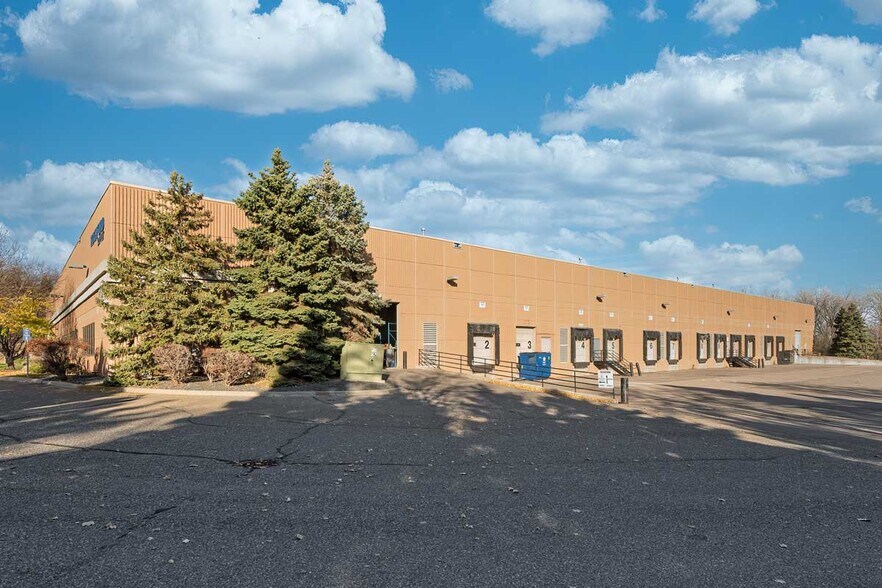 7624 Boone Ave N, Brooklyn Park, MN à vendre - Photo de l’immeuble – Image 3 sur 13