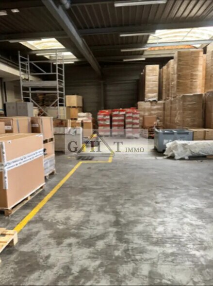 Industriel/Logistique dans Gonesse à louer - Photo de l’immeuble – Image 2 sur 3