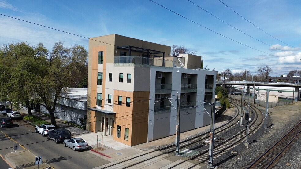 1915 S St, Sacramento, CA à vendre - Photo de l’immeuble – Image 1 sur 20
