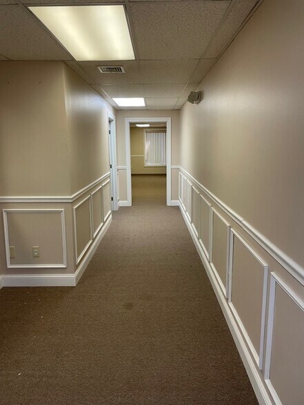355 Sackett Point Rd, North Haven, CT à louer - Photo intérieure – Image 3 sur 14