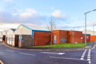 First Ave, Kingswinford à louer Photo de l’immeuble– Image 1 sur 3