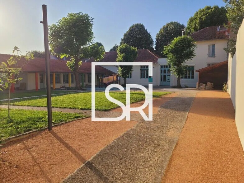 Bureau dans Vichy à louer - Photo de l’immeuble – Image 2 sur 12