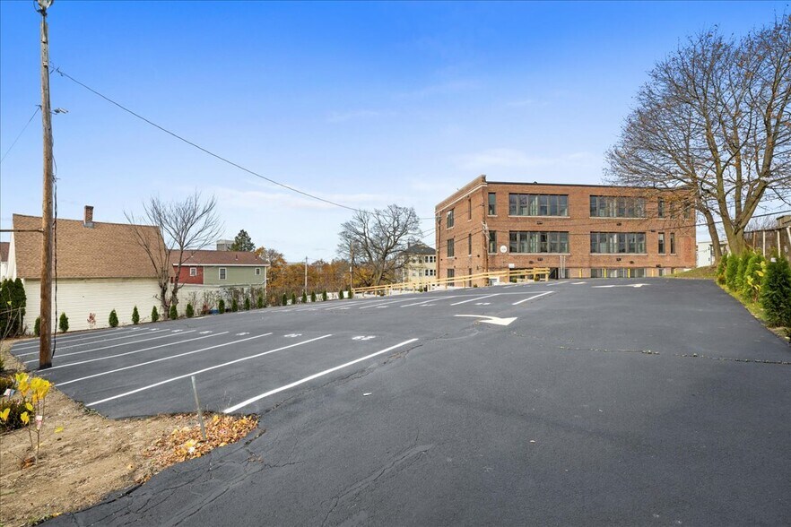 22 Waverly St, Worcester, MA à vendre - Photo de l’immeuble – Image 3 sur 24