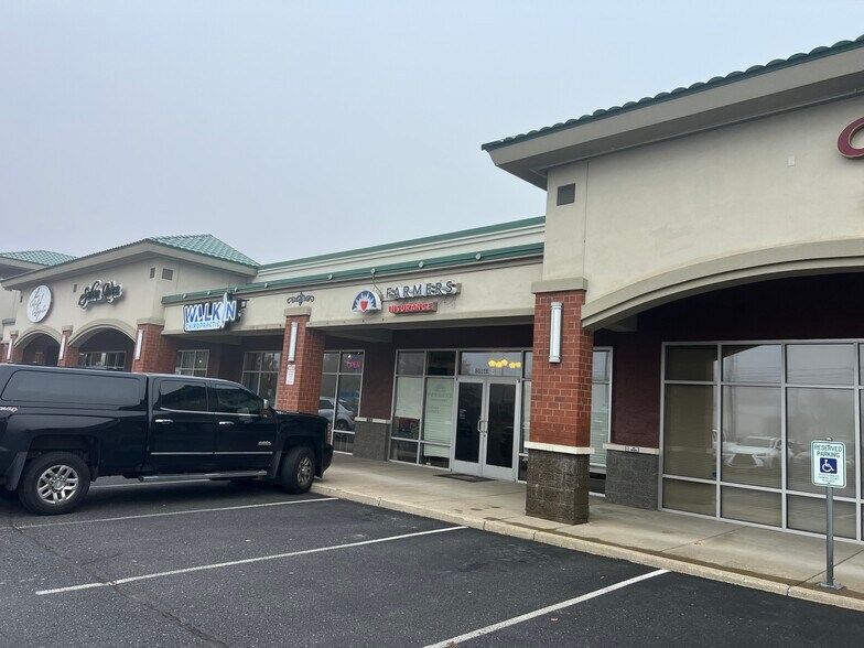 915 E Hawthorne Rd, Spokane, WA à louer - Photo de l’immeuble – Image 3 sur 6