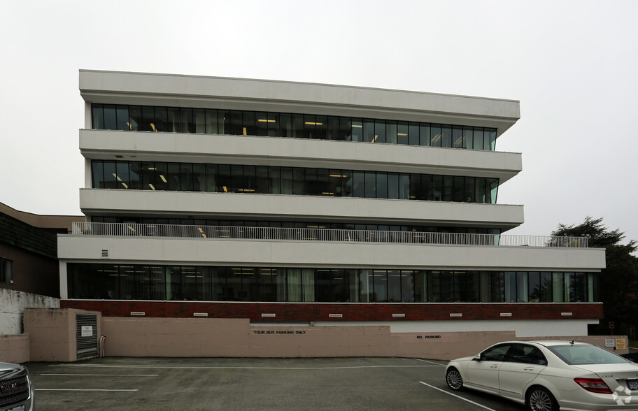 810 Blanshard St, Victoria, BC à louer - Photo de l’immeuble – Image 3 sur 6