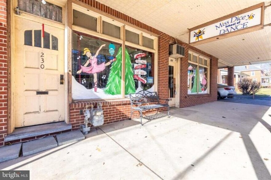 232 N Main St, Mercersburg, PA à vendre - Photo de l’immeuble – Image 3 sur 47