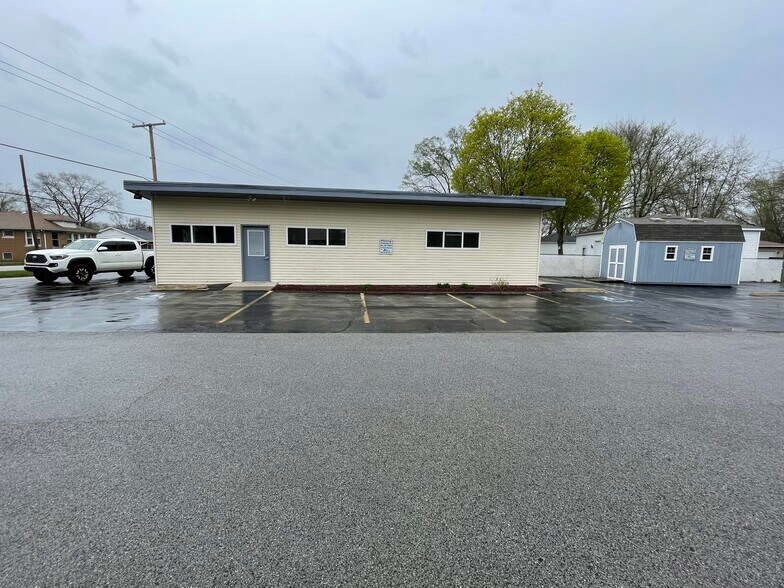 1741 W Old Ridge Rd, Hobart, IN à vendre - Photo de l’immeuble – Image 1 sur 9