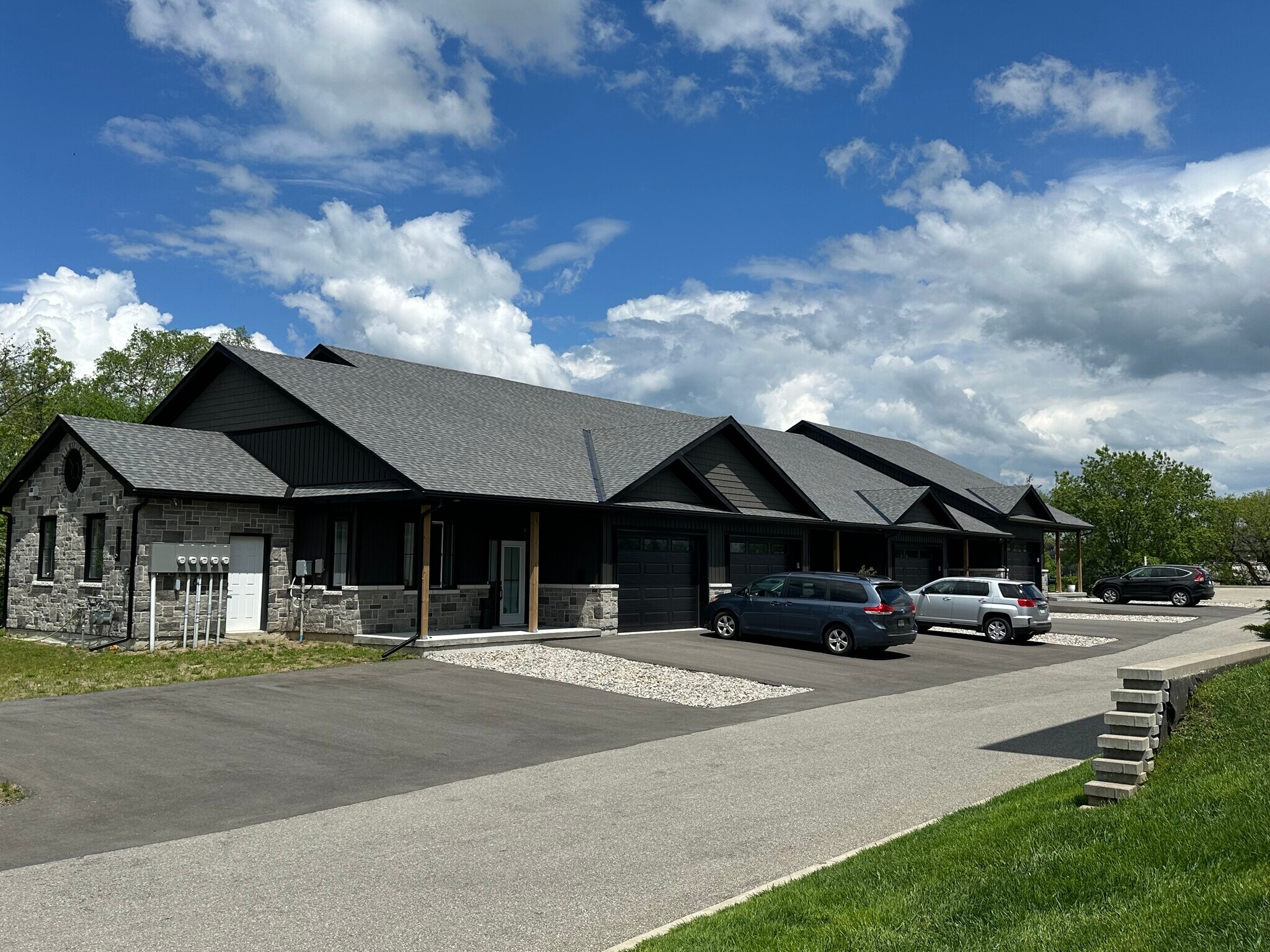 1115 Millwood Av, Brockville, ON à vendre Photo de l’immeuble– Image 1 sur 18