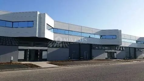 Local d’activités dans Bonneuil-sur-Marne à louer - Photo de l’immeuble – Image 1 sur 10