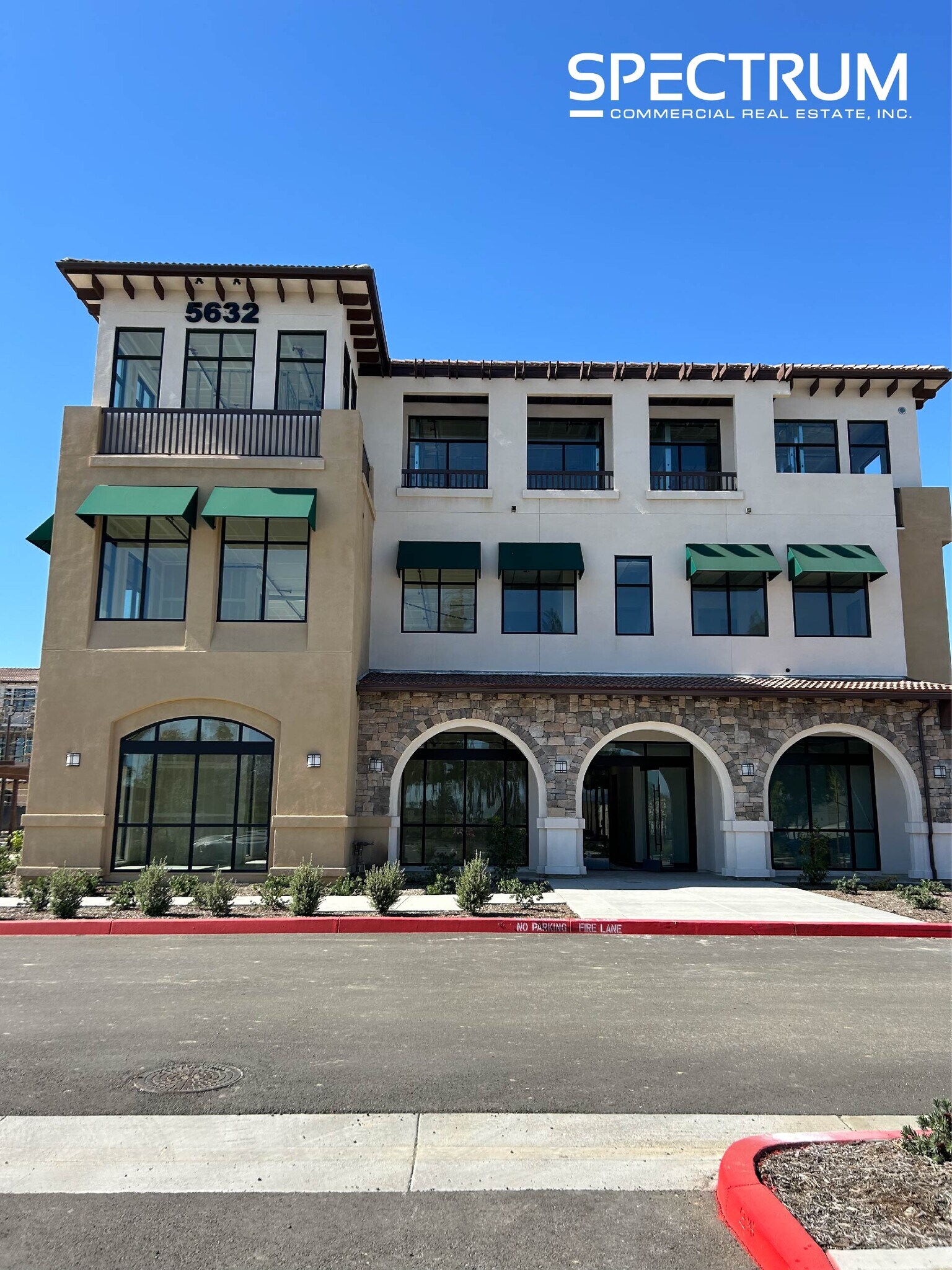 5624 Philadelphia St, Chino, CA à louer Photo de l’immeuble– Image 1 sur 6