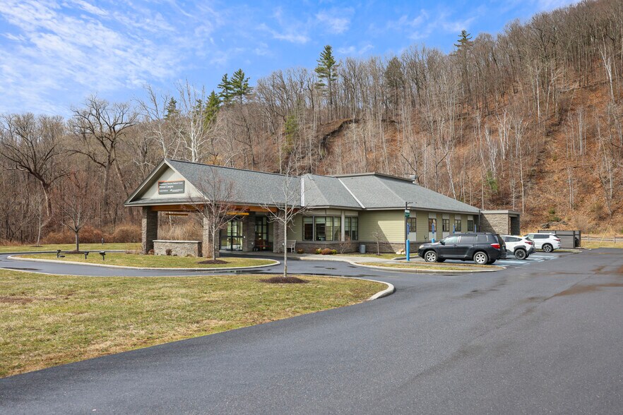 7237 US-7, Pownal, VT à vendre - Photo de l’immeuble – Image 2 sur 6