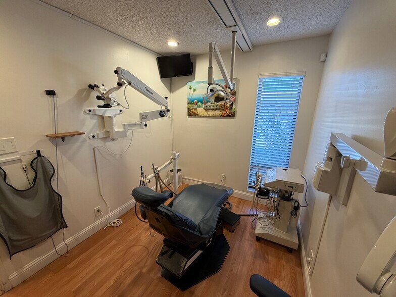 1832 Avondale Ave, Sacramento, CA à vendre - Photo de l’immeuble – Image 3 sur 9