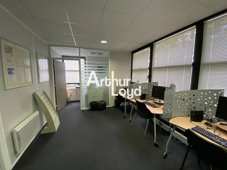 Bureau dans Reims à louer - Photo de l’immeuble – Image 3 sur 6