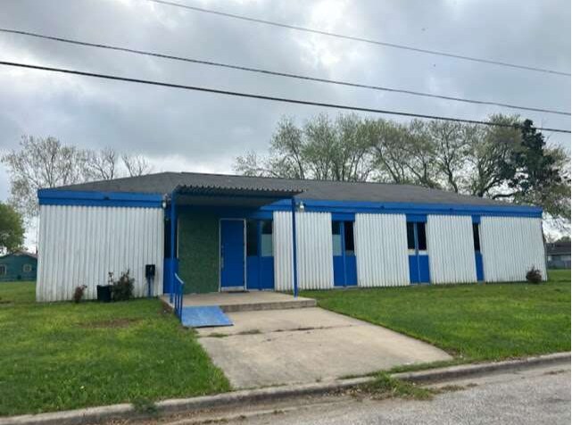 2904 1st St, Bay City, TX à vendre - Photo de l’immeuble – Image 2 sur 6