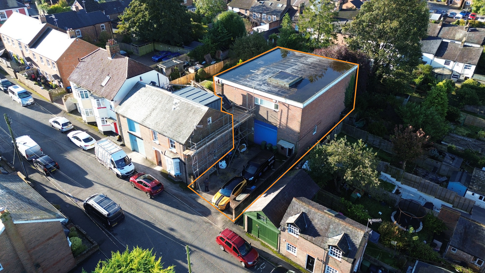 Queen St, Tring à vendre - Photo de l’immeuble – Image 1 sur 4