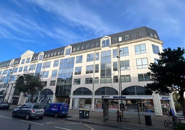 Plus de détails pour Avenue Du Général Leclerc, Viroflay - Bureau à vendre