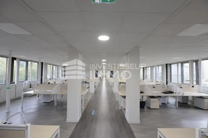 Bureau dans Boissy-Saint-Léger à louer - Photo de l’immeuble – Image 2 sur 7