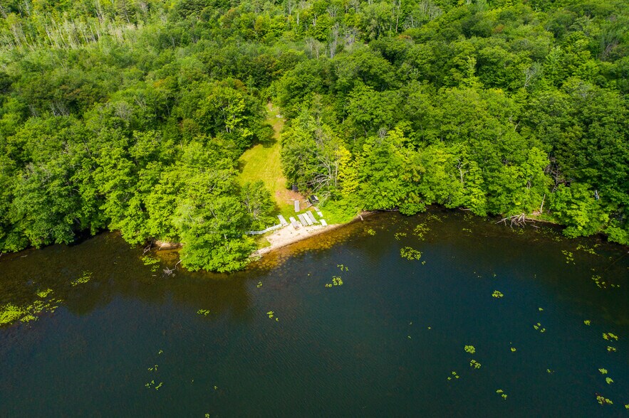 350 Old Cheshire Road, Lanesborough, MA à vendre - Photo de l’immeuble – Image 2 sur 5