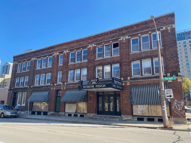 1534 N Farwell Ave, Milwaukee, WI à vendre - Photo de l’immeuble – Image 2 sur 9