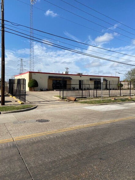 11061 Shady Trl, Dallas, TX à louer - Photo principale – Image 1 sur 12