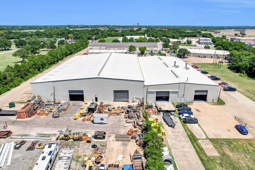 190 Industrial Blvd, McKinney, TX à vendre - Photo de l’immeuble – Image 2 sur 10