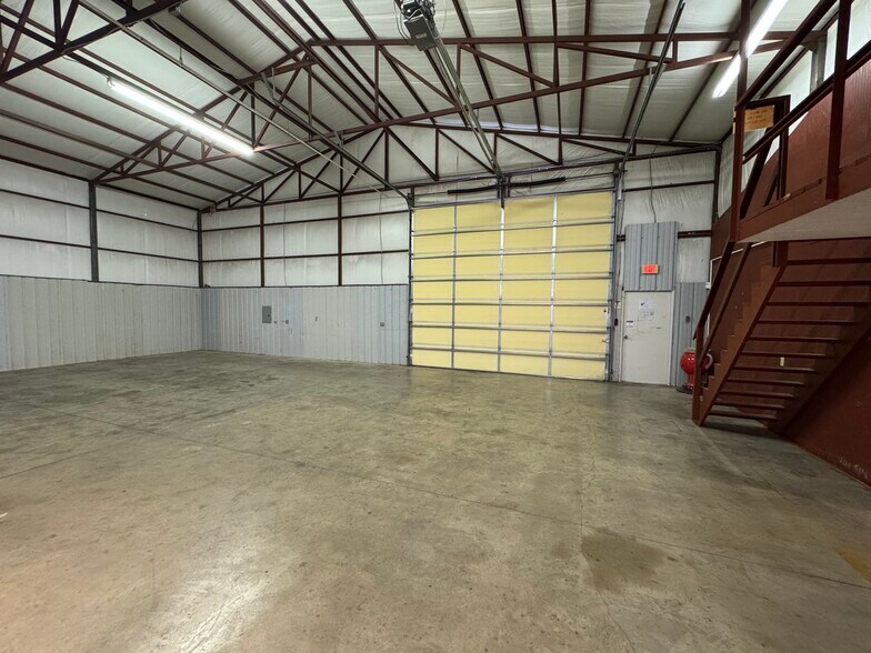 100 E 9th St, Ada, OK à louer - Photo de l’immeuble – Image 3 sur 6