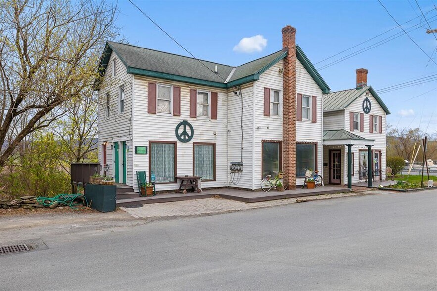 1 Water St, New Paltz, NY à vendre - Photo de l’immeuble – Image 3 sur 19