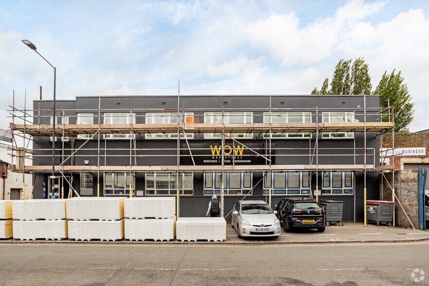 284 Water Rd, Wembley à louer - Photo de l’immeuble – Image 1 sur 23