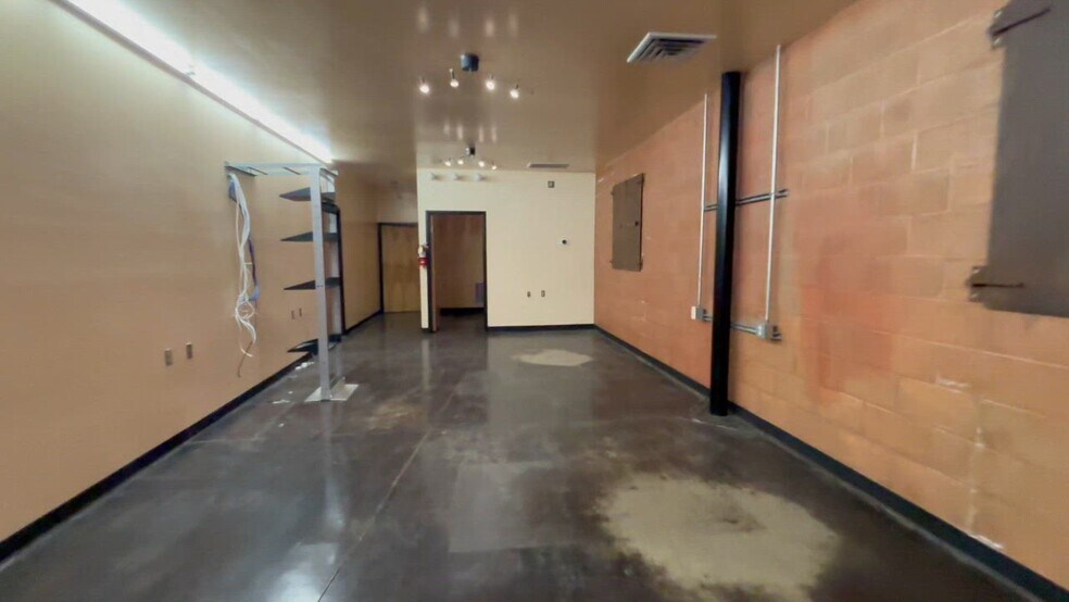 3801 W Pacific Ave, Sacramento, CA à louer - Vidéo sur l’annonce professionnelle – Image 2 sur 20