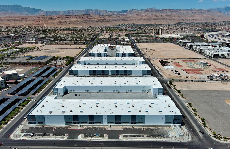 W Badura Ave & S Cimmaron Rd, Las Vegas, NV à louer - Aérien – Image 2 sur 3