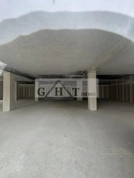 Local commercial dans Ivry-sur-Seine à vendre - Photo de l’immeuble – Image 2 sur 4