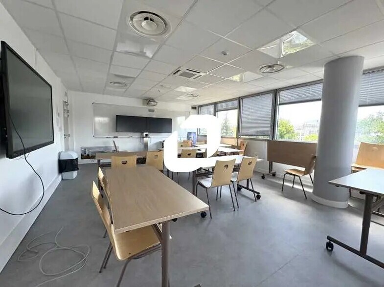 Bureau dans Vélizy-Villacoublay à louer - Photo de l’immeuble – Image 3 sur 12