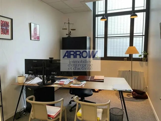 Plus de détails pour Bureau à vendre