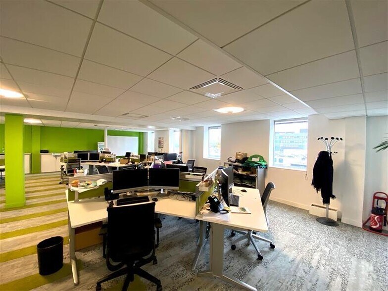 Bureau dans Créteil à louer - Photo de l’immeuble – Image 3 sur 6