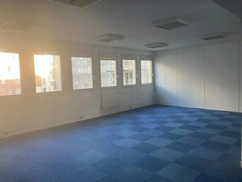 Bureau dans Paris à louer - Photo de l’immeuble – Image 1 sur 7