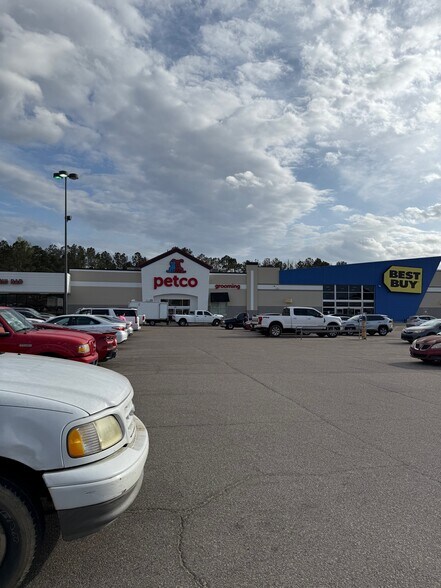 4600 Hardy St, Hattiesburg, MS à louer - Photo de l’immeuble – Image 1 sur 7