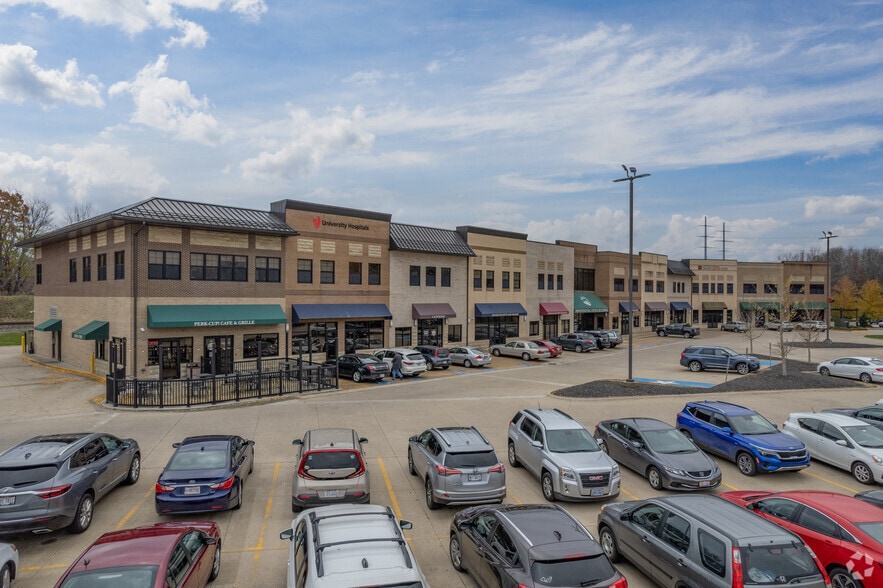 599 W Bagley Rd, Berea, OH à louer - Photo principale – Image 1 sur 8