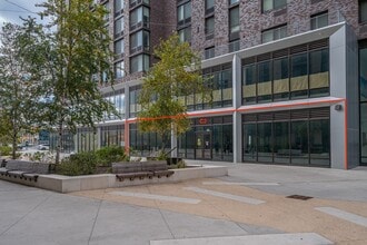 1725 Village Ln, Far Rockaway, NY à louer Photo intérieure– Image 1 sur 4