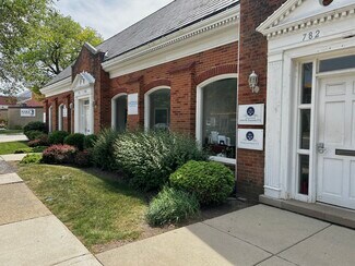 Plus de détails pour 776-784 Busse Hwy, Park Ridge, IL - Bureau à vendre