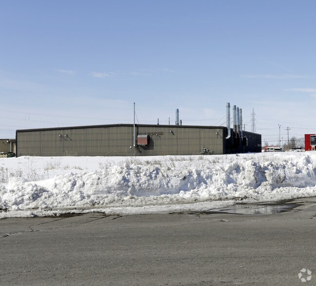 715-721 Rd Grand-Bernier, St-Jean-sur-Richelieu, QC à louer - Photo de l’immeuble – Image 2 sur 2