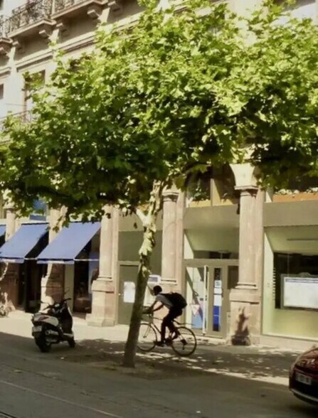 Local commercial dans Strasbourg à louer - Photo de l’immeuble – Image 1 sur 1