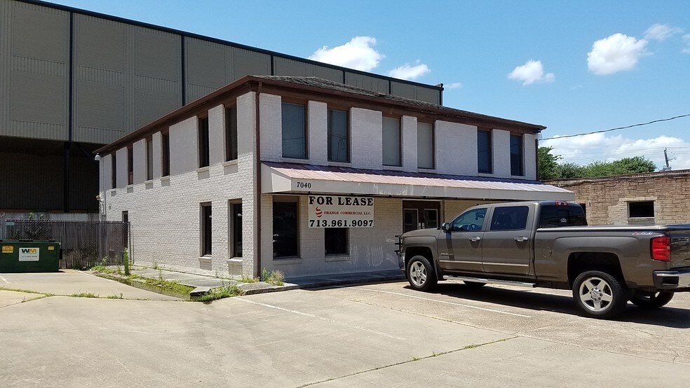 7040 Mapleridge St, Houston, TX à louer - Photo de l’immeuble – Image 2 sur 5