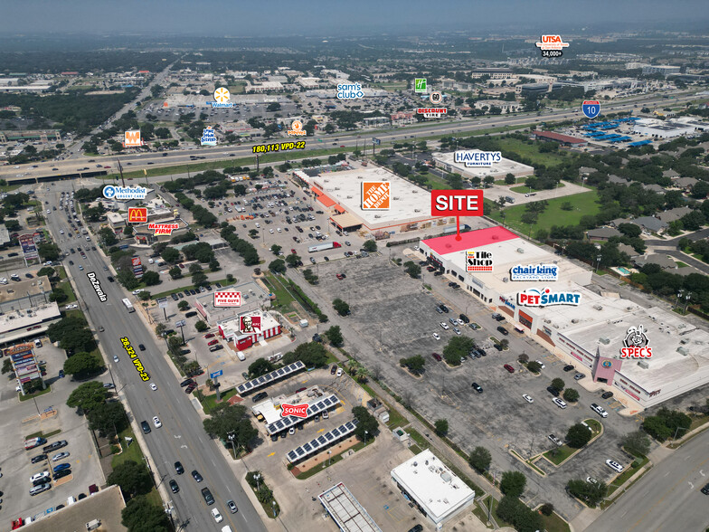 5219 DeZavala Rd, San Antonio, TX à louer - Photo de l’immeuble – Image 2 sur 4