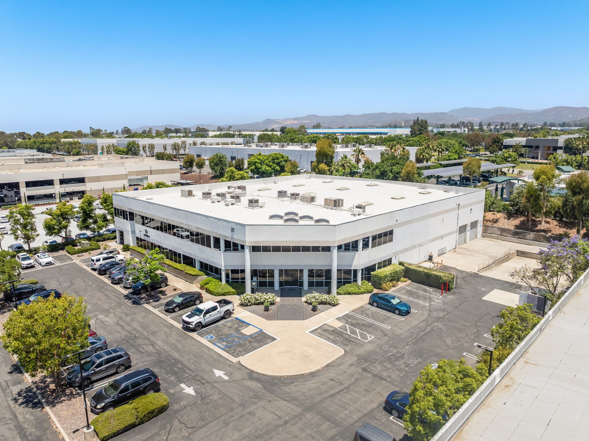 21 Morgan, Irvine, CA à louer Photo de l’immeuble– Image 1 sur 16