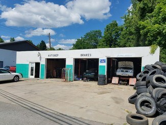 Plus de détails pour 887 Riverside Dr, Woodfin, NC - Local commercial à vendre