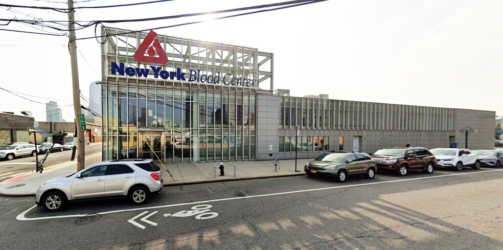 45-01 Vernon Blvd, Long Island City, NY à louer - Photo de l’immeuble – Image 2 sur 4